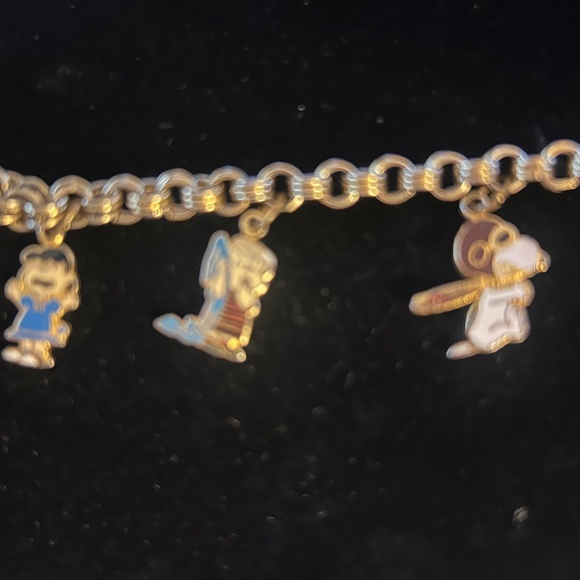 Vintage Peanuts Charm Bracelet including 5 character charms-Great Gift Idea! - Picture 2 of 11